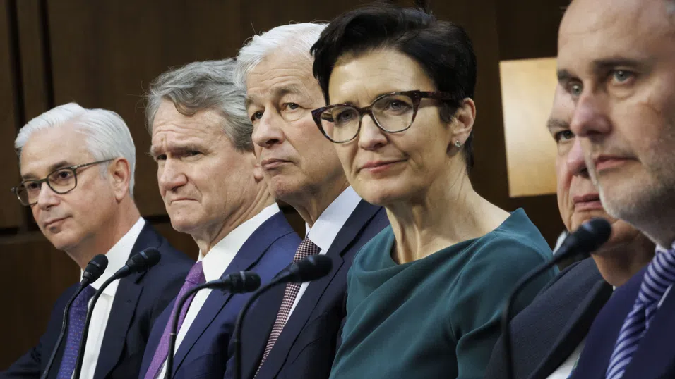 Големите банки се опитват да оставят тарифния хаос в миналото