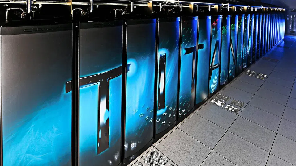 FT: Кой плаща за трилионния бум в строителството на AI центрове за данни?