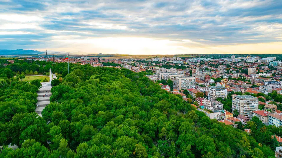 Икономиката на България нараства с 3,1% през второто тримесечие според НСИ