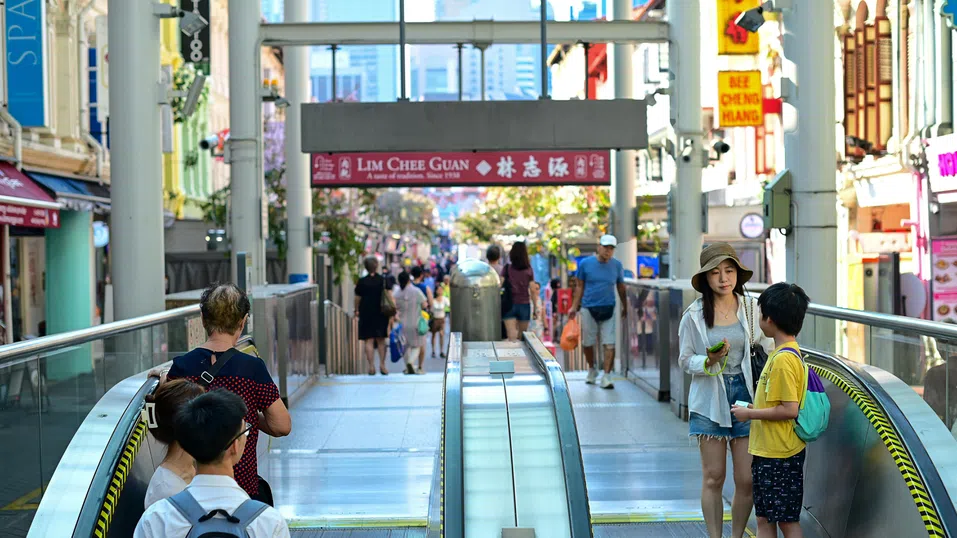 Парадокс: Всички искат в Сингапур, но там се живее от заплата до заплата