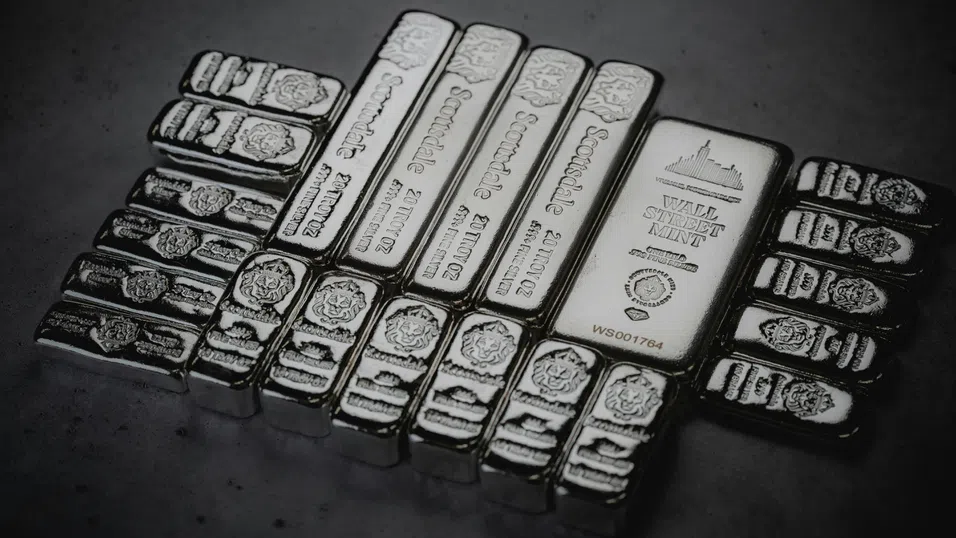 Среброто надмина рекорда си от 1980 г.: Какво следва за „малкия братовчед“ на златото?