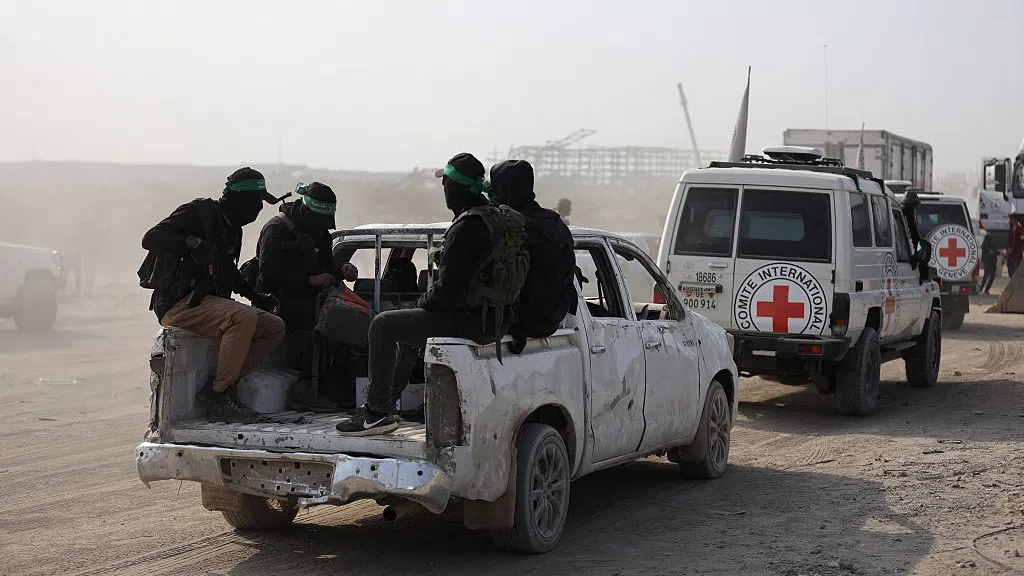 „Хамас“ тихо възстановява контрола си над Газа, докато преговорите за бъдещето на анклава буксуват