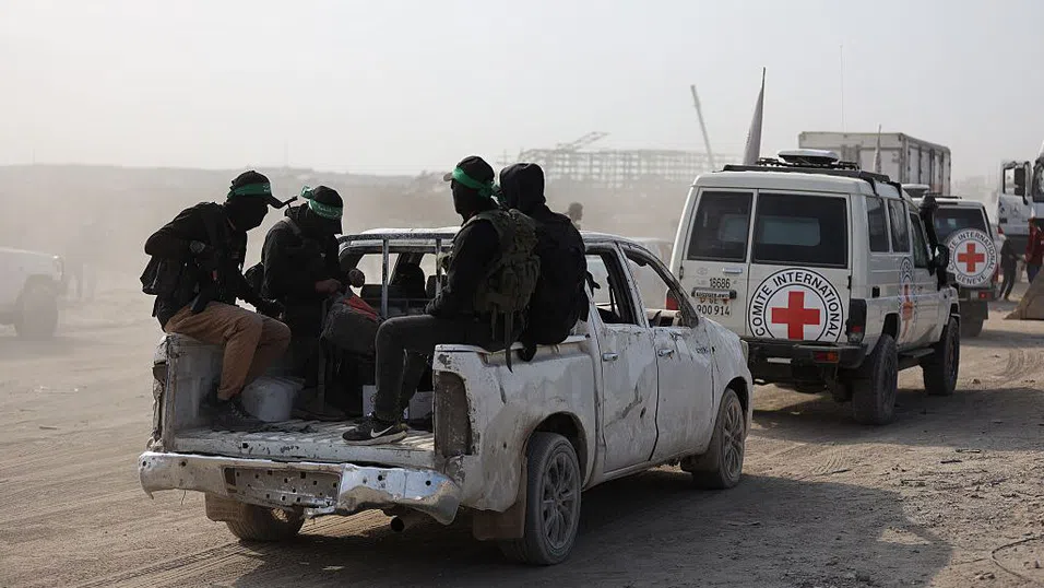 „Хамас“ тихо възстановява контрола си над Газа, докато преговорите за бъдещето на анклава буксуват