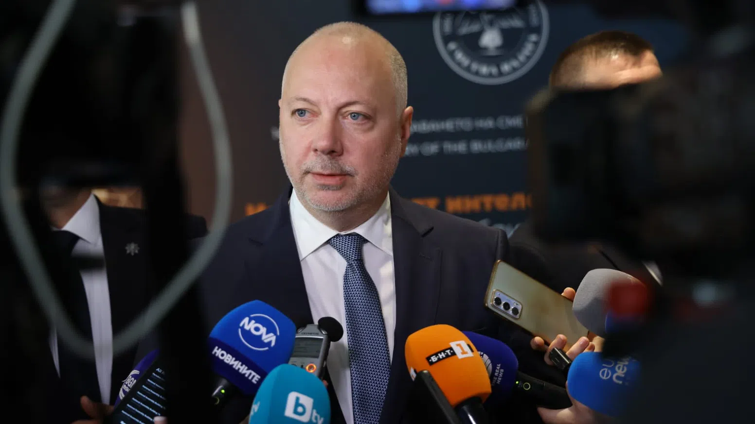 Съветът по сигурността ще заседава извънредно заради „Лукойл“