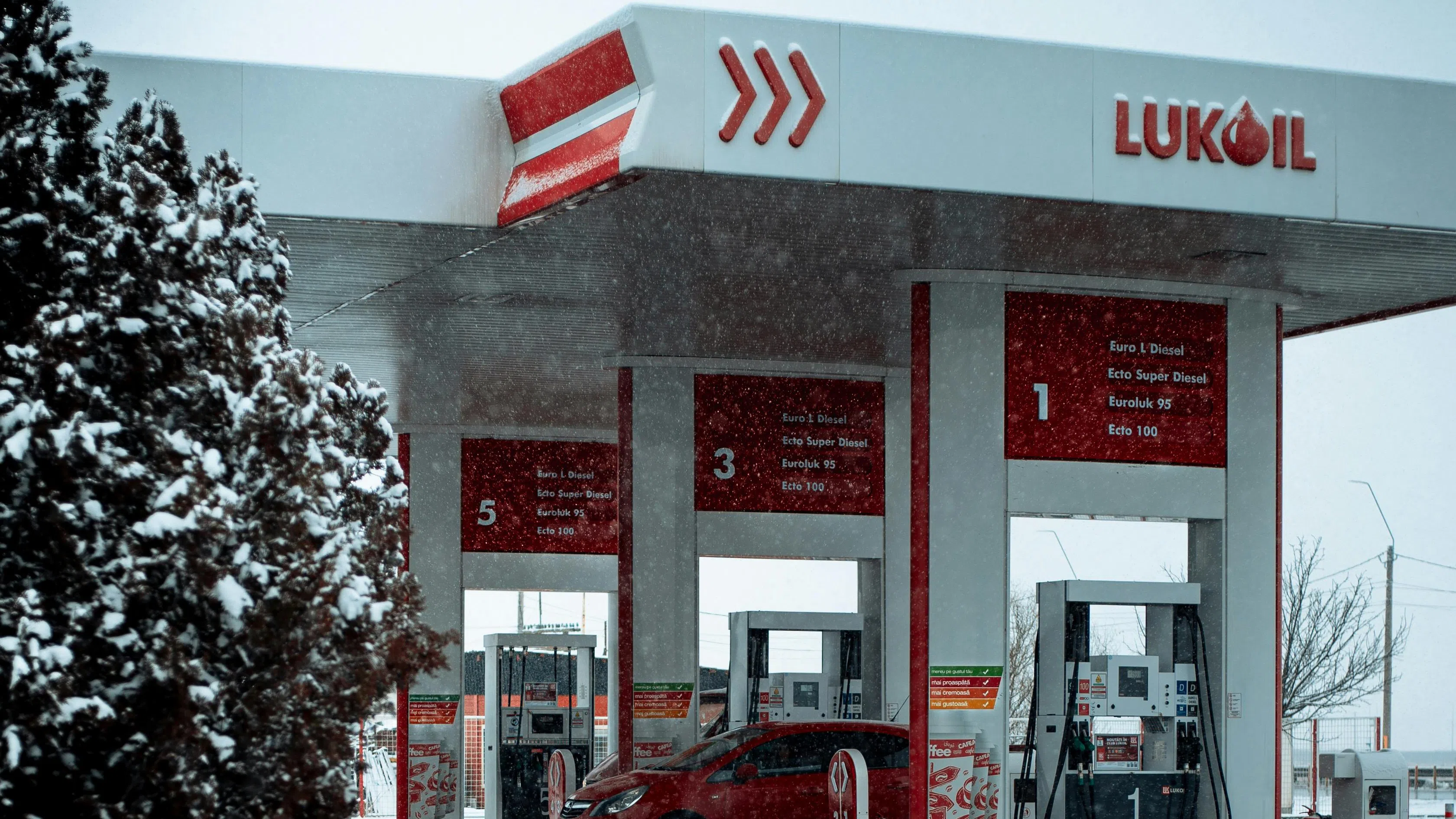 САЩ направиха изключение за България от санкциите срещу „Лукойл“