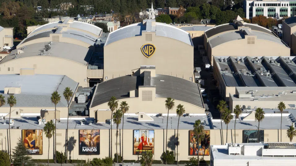 „Неадекватна“, с рискове и разходи: Бордът на Warner Bros призова офертата на  Paramount да бъде отхвърлена