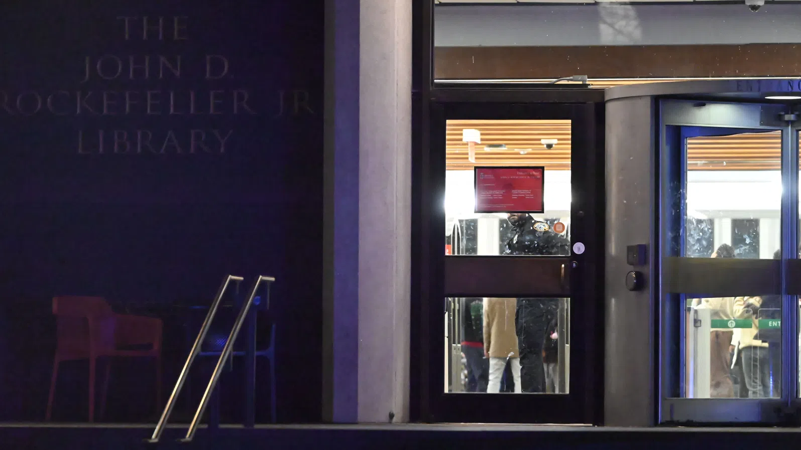 Масова стрелба в един от най-престижните университети на САЩ от Бръшляновата лига