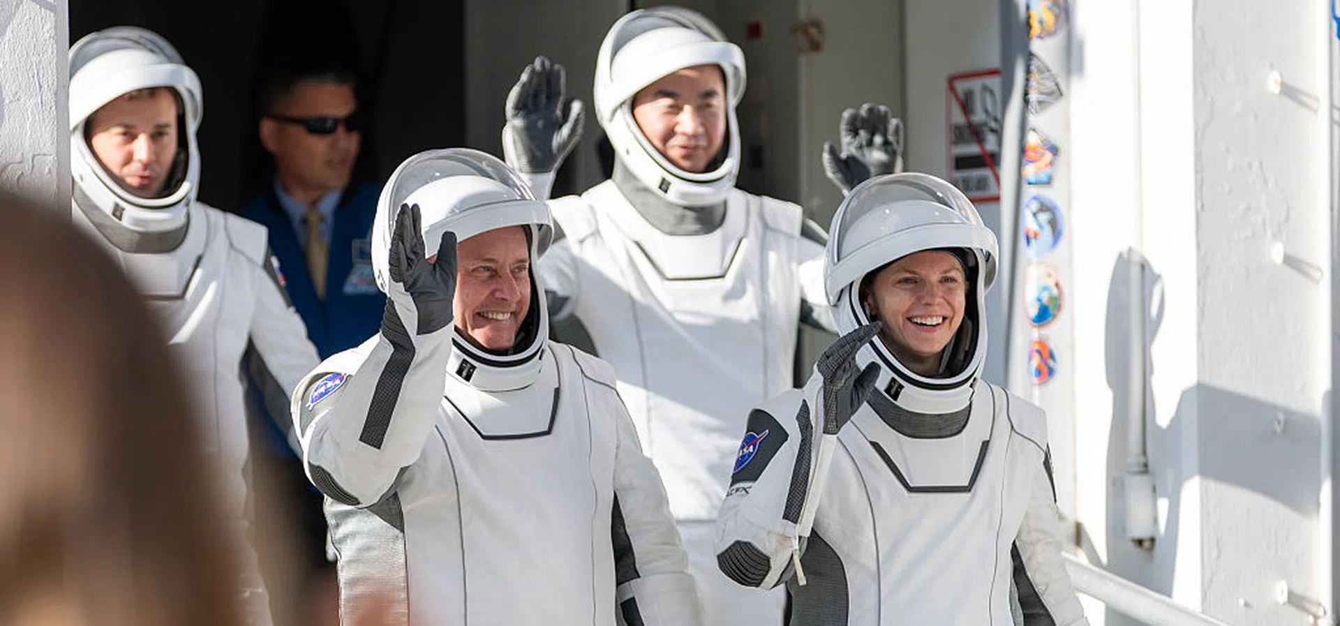 Астронавти от МКС започват пътуването си обратно към Земята при първата в историята медицинска евакуация на NASA