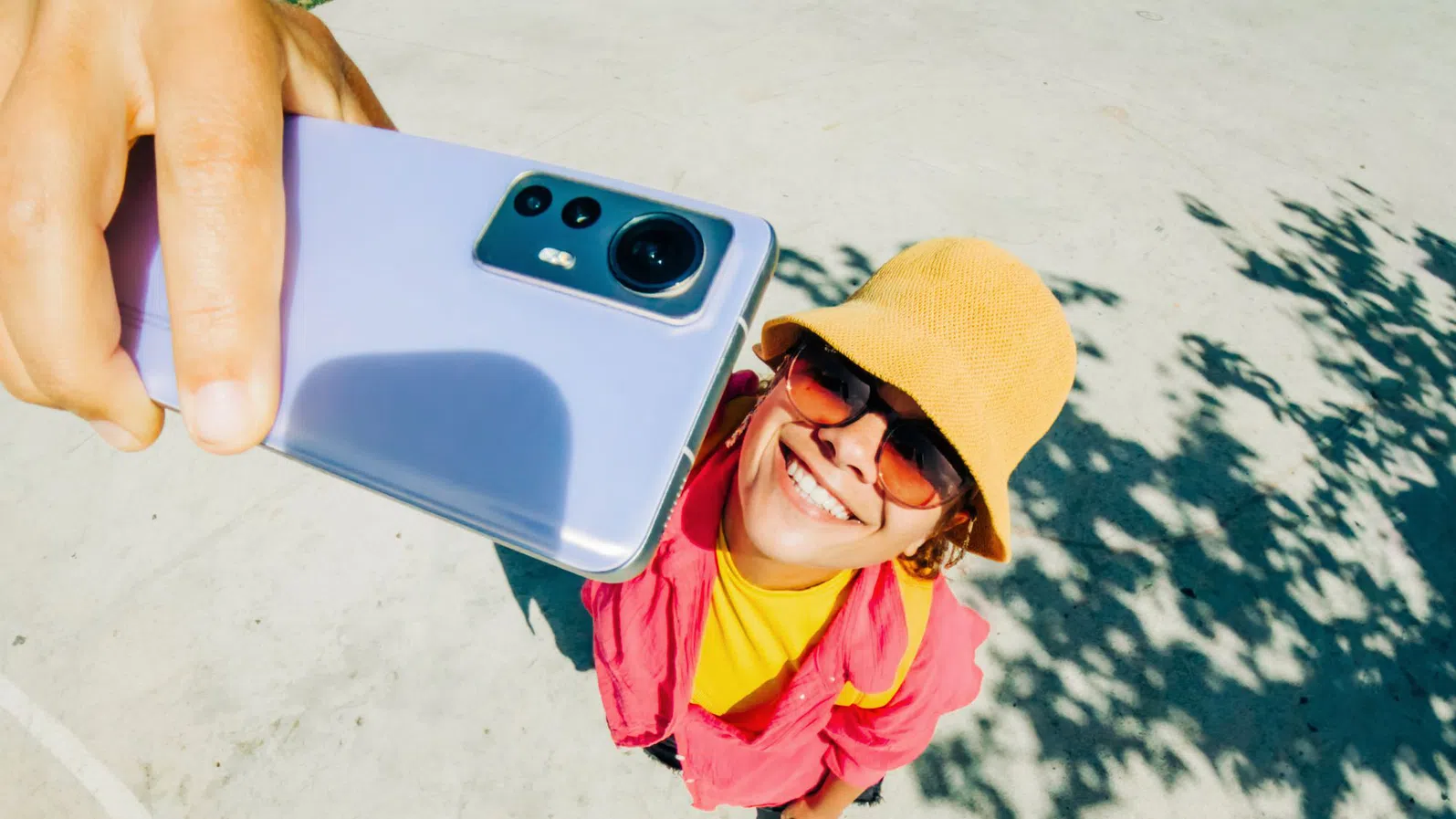 Залезът на безпристрастните инфлуенсъри и цената на мълчанието в социалните мрежи