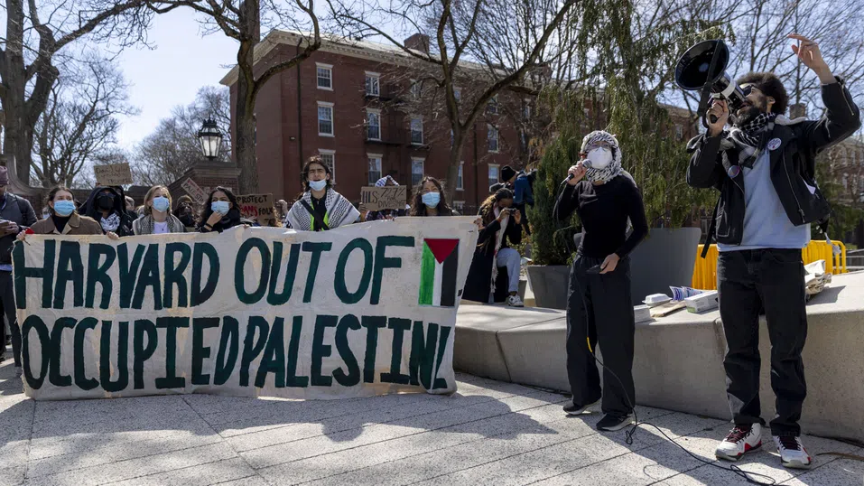 Правителството на САЩ замразява милиарди финансиране към Харвард