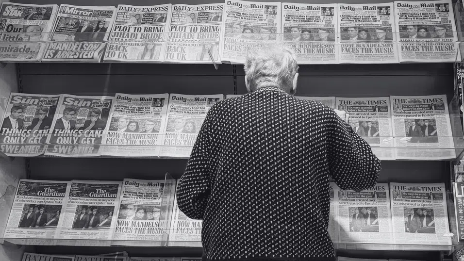 Губещи в собствената си игра: Как интернет открадна бизнеса на таблоидите?