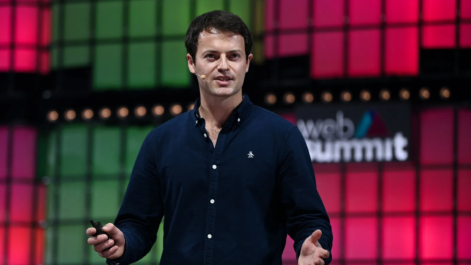 AMD, Qualcomm и Arm залагат на Wayve в надпреварата при автономните автомобили