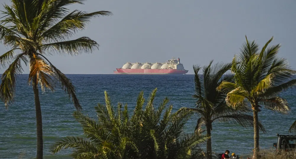 САЩ заявиха, че блокадата на Ормузкия проток е „напълно въведена“, същевременно дават сигнал за дипломатически изход за Иран.