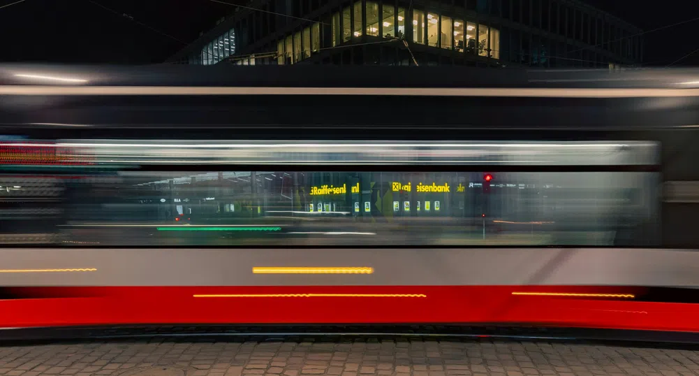 САЩ заплашиха Raiffeisen с ограничаване на достъпа ѝ до доларовата система