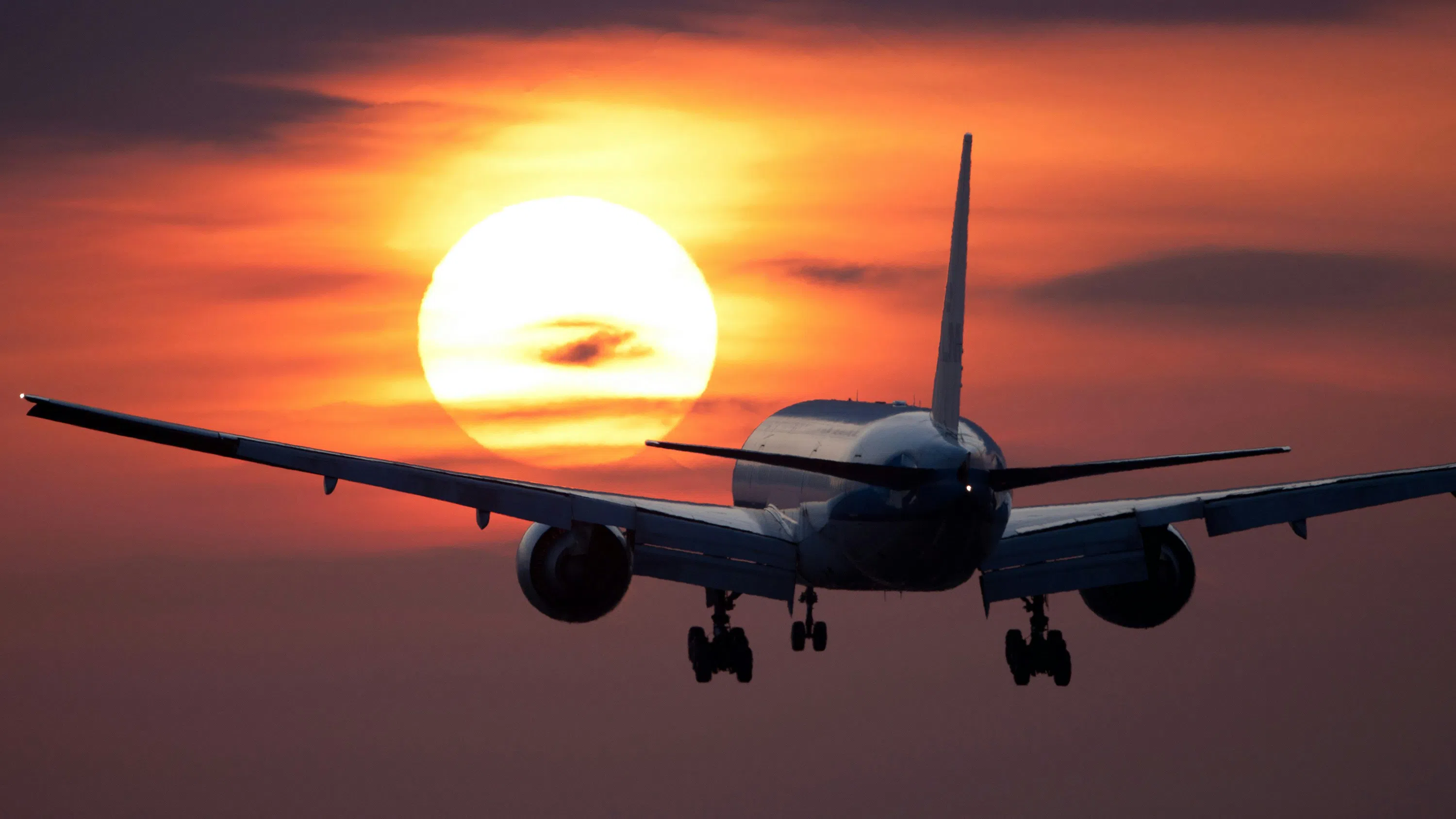 Boeing печели MAGA-седелка с Qatar Airways за $96 млрд.