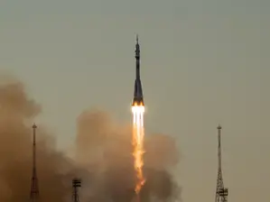 Американски астронавт и двама руски космонавти започнаха осеммесечна мисия на Международната космическа станция
