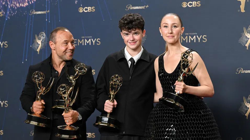 „Adolescence“ триумфира на наградите „Еми“, „The Studio“ счупи рекорди