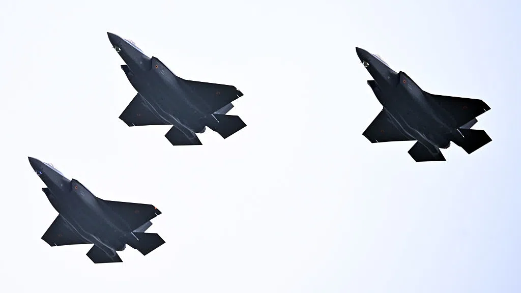 Европейските акции в сектора на отбраната и цените на газа падат на фона на преговорите по мирния план за Украйна