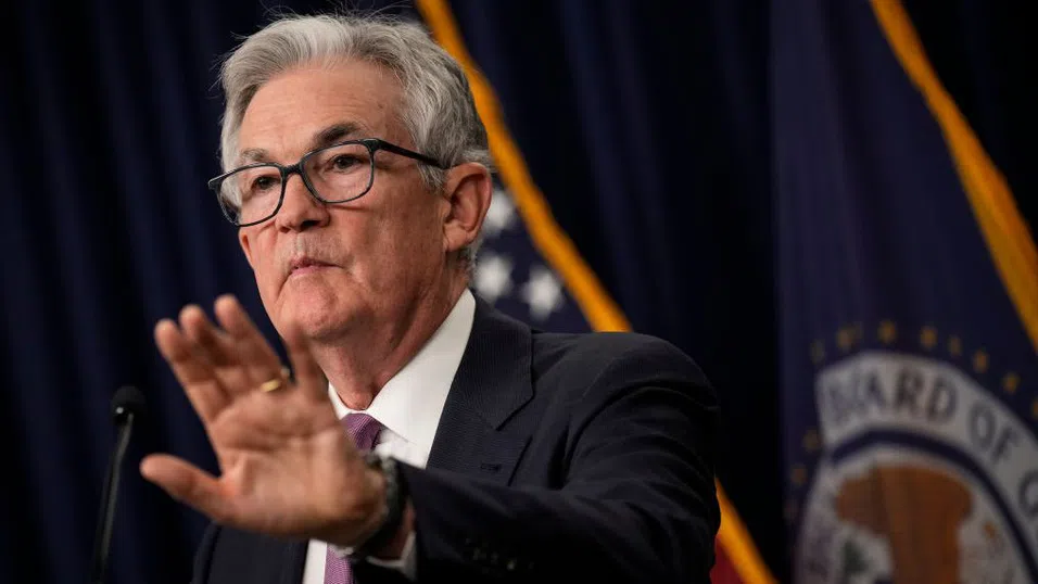 Уолстрийт продължи забавянето си, Пауъл каза, че Фед не трябва да „бърза“ с намаляването на лихвите
