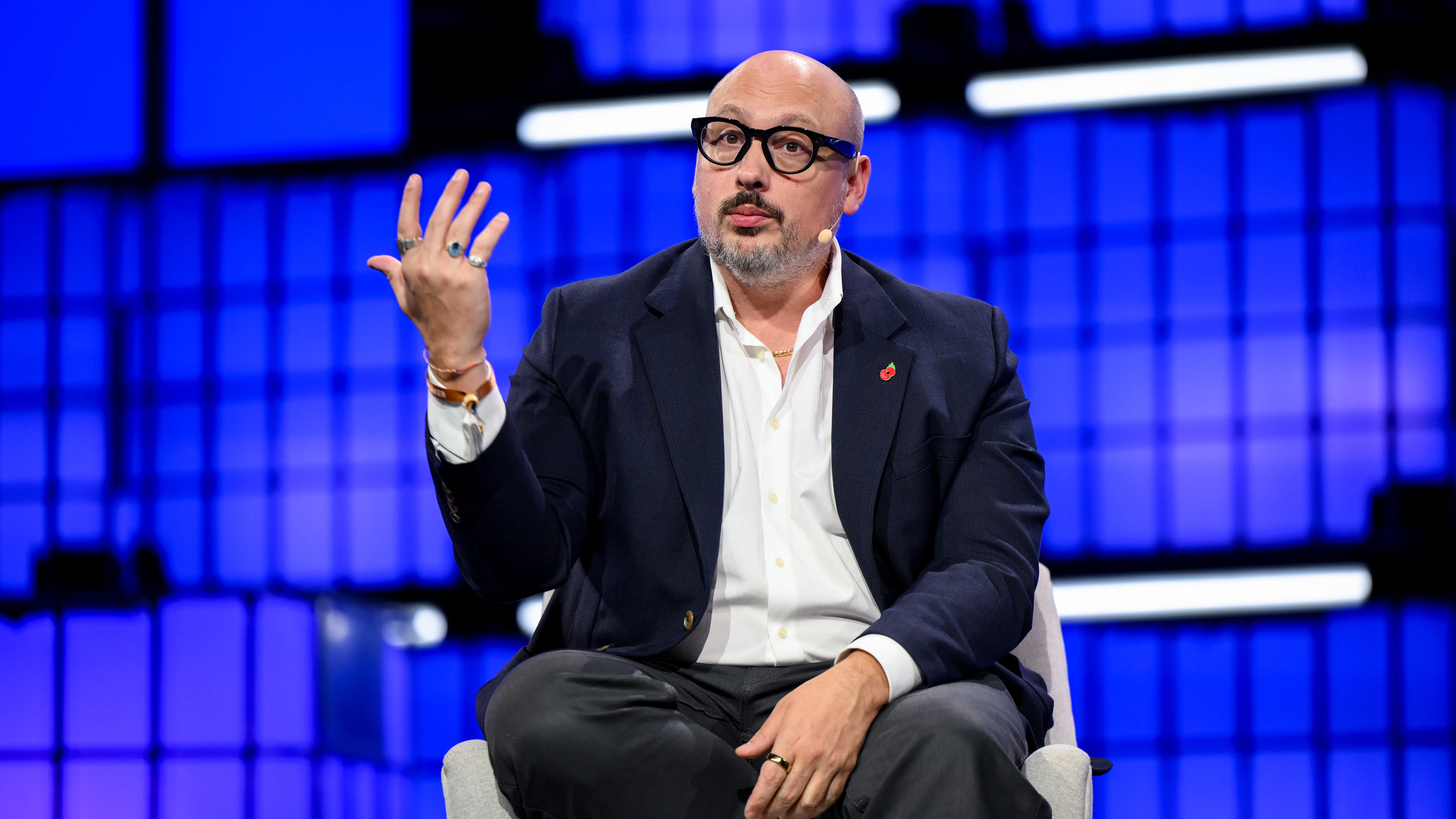 Вицепрезидентът на Meta Алекс Шулц: Харчим агресивно, не налудничаво