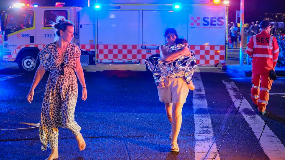 Австралия преразглежда законите за оръжията след нападението срещу еврейски фестивал, при което загинаха 15 души