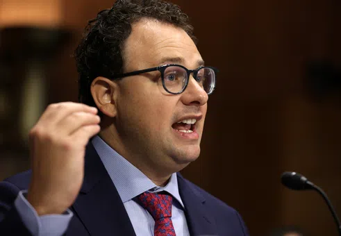 Anthropic отказва да се подчини на Пентагона за военната употреба на Claude