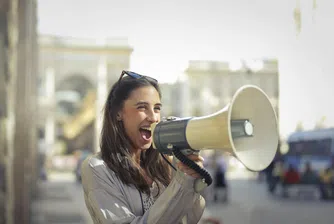 VR срещу сценичната треска: как технологията превръща тревожността в увереност