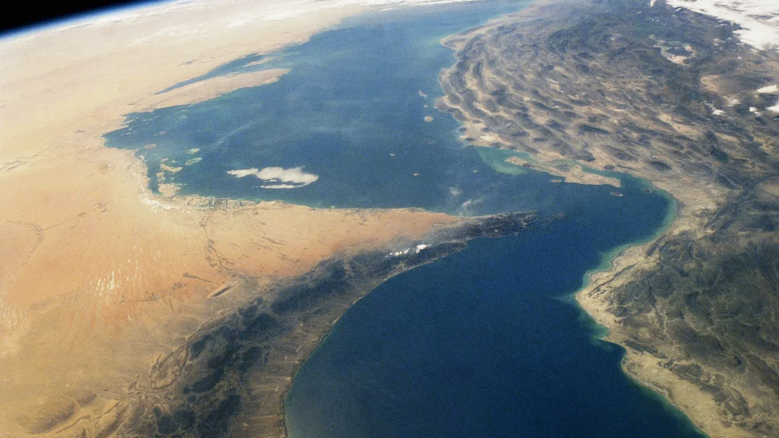 Не САЩ, а Иран държи ключа към световния петролен пазар