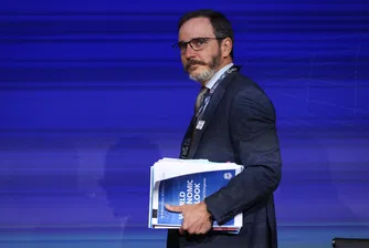 Подобрените перспективи се дължат главно на продължаващата сила на американската икономика