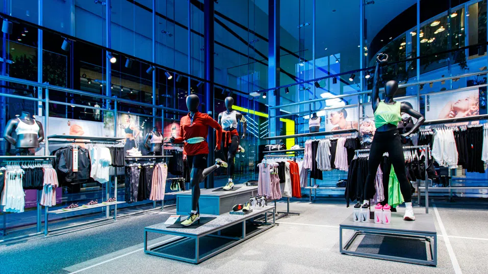 „Розови мита“: Защо тарифите за женски дрехи в САЩ са по-високи от тези за мъжките