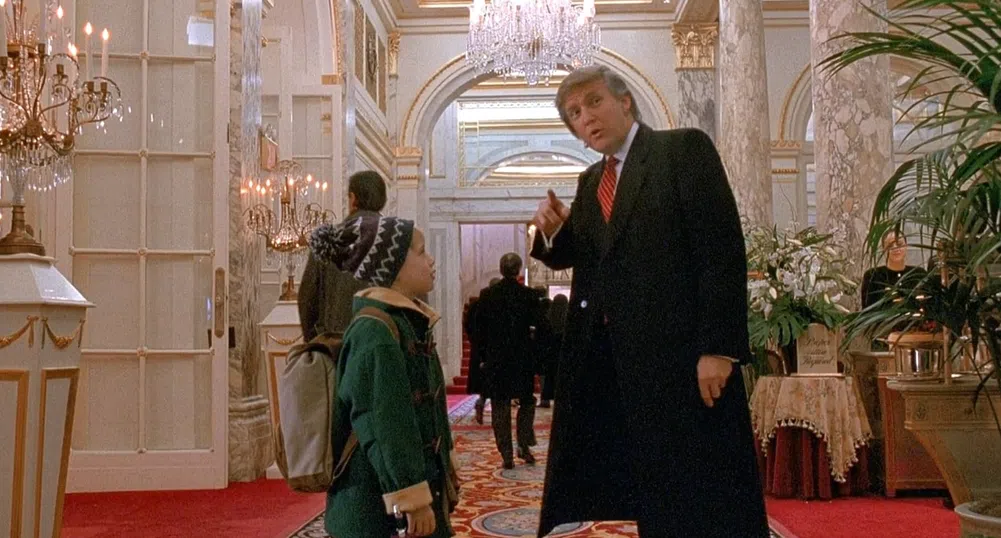 7 секунди в „Сам вкъщи“: Как Тръмп се превърна в проклятие за режисьора на филма