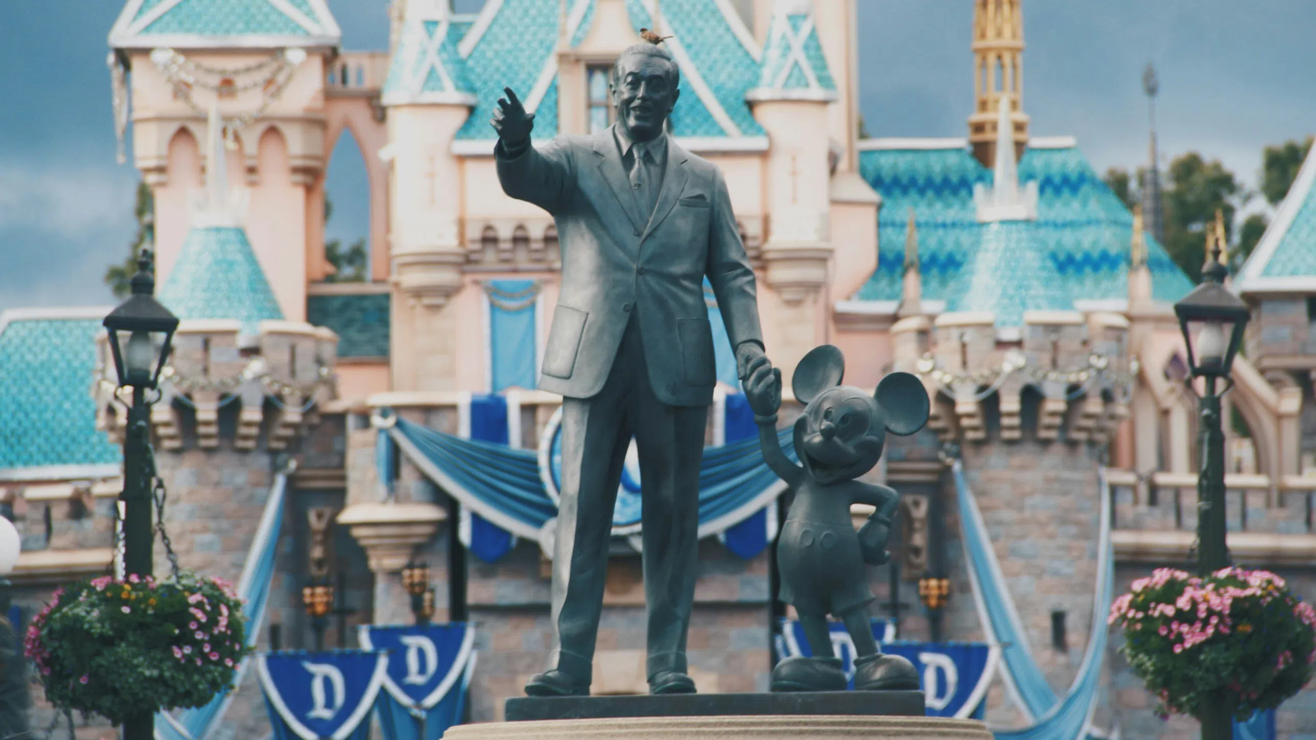 Disneyland стана на 70 – със същите герои, нови програми и евтини билети до 14 август
