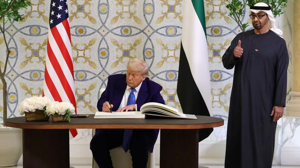 САЩ и ОАЕ ще построят огромен център за данни в Абу Даби