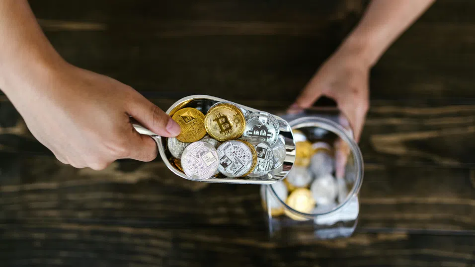 Нощни птици и крипто пионери: Какво е новото дигитално лице на Великобритания?