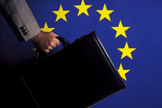 От бонуси до "златни парашути": Колко точно е заплатата на един евродепутат