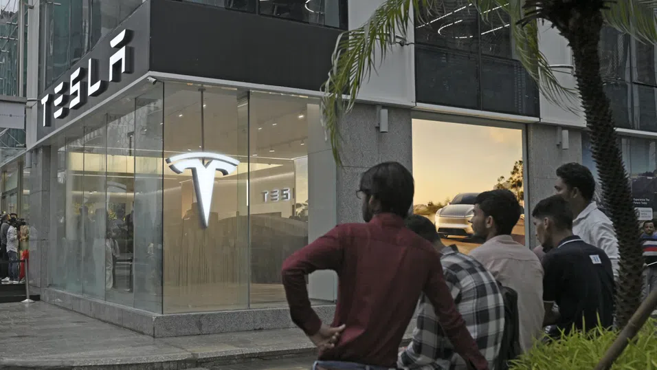 Tesla отваря първия си шоурум в Мумбай, но имат ли индийците пари за EV?
