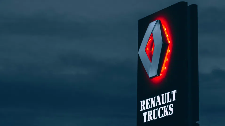 Акциите на Renault потънаха със 17%