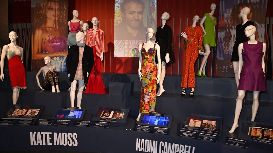 От висша мода до поп култура: Наследството на Джани Версаче не е само рокли