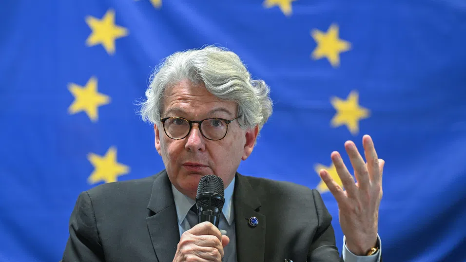 „Не можем да си позволим да бъдем полезни идиоти“: Тиери Бретон за дигиталния суверенитет на Европа