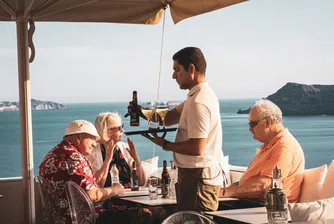 Гръцкият парламент прие реформата за 13-часов работен ден