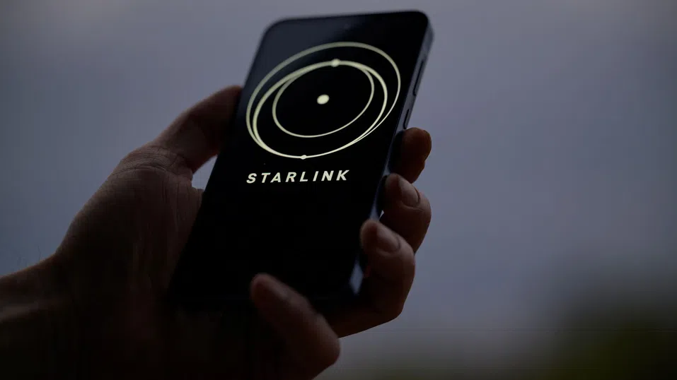 Сателитите на Starlink падат от небето – и засипват орбитата с метални отпадъци