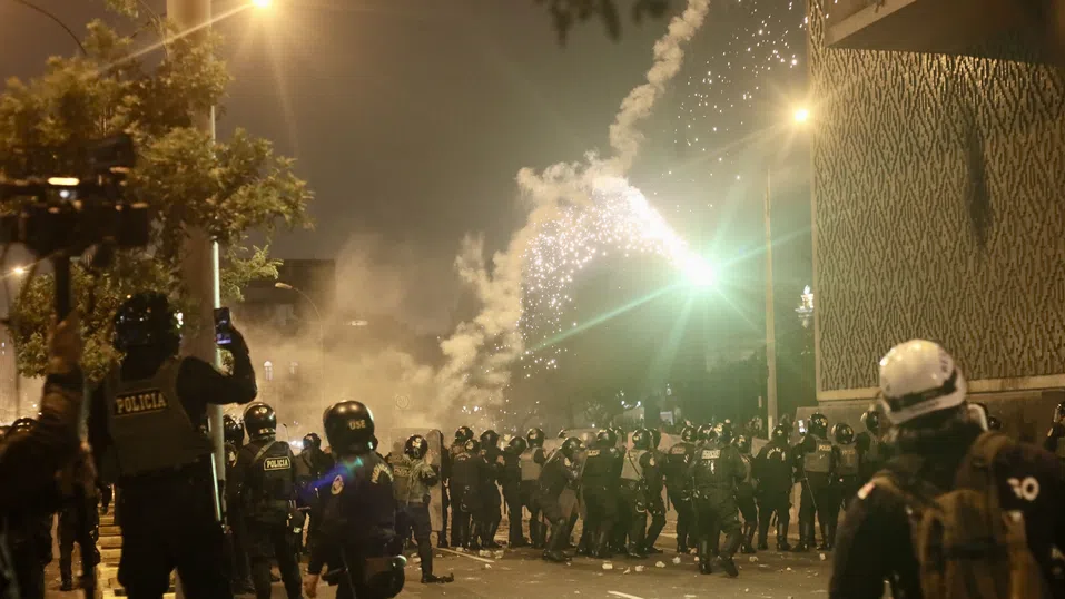 Поколението Z срещу властта – протестите в Перу продължават, има един загинал