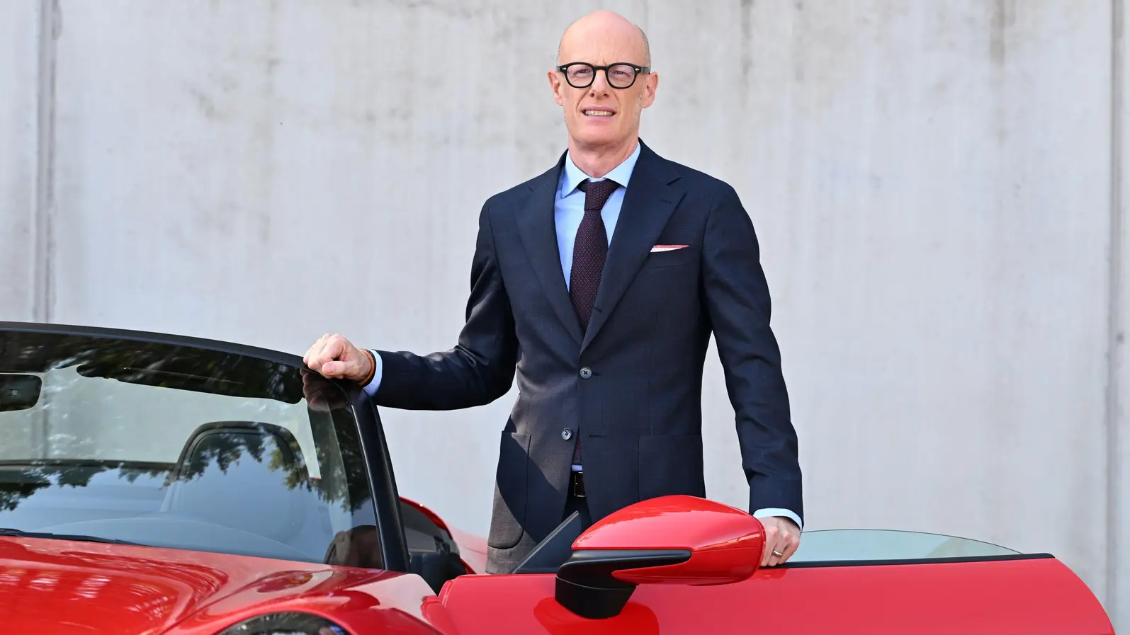 Планът за възраждане на Porsche: По-скъпи автомобили, по-строги бонуси и по-малко работа от вкъщи