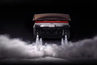 Илон Мъск представи „летящ“ Tesla Roadster с ракетни ускорители от SpaceX