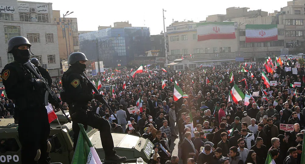 Иран планира трайно откъсване от глобалния интернет, твърдят активисти