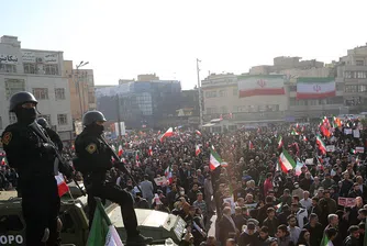 Иран планира трайно откъсване от глобалния интернет, твърдят активисти