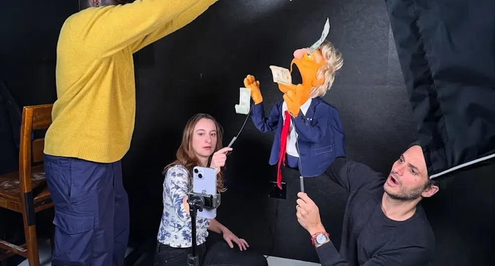 Кой дърпа конците на света? Консултантска компания превърна световните лидери в кукли