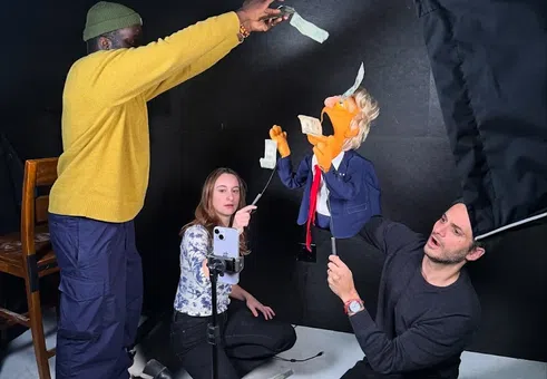 Кой дърпа конците на света? Консултантска компания превърна световните лидери в кукли