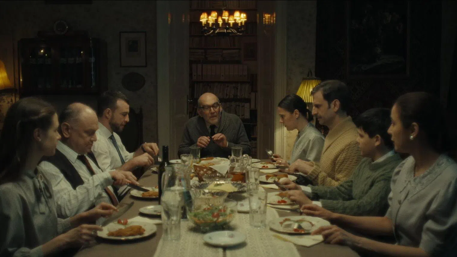 Как нискобюджетен трилър извади на преден план напрежението преди изборите в Унгария