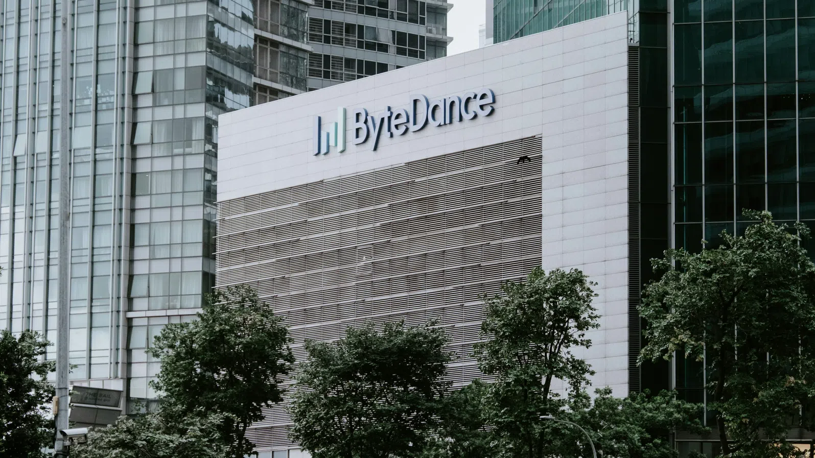 Сенатори искат ByteDance да „спре незабавно“ приложението за AI видео Seedance